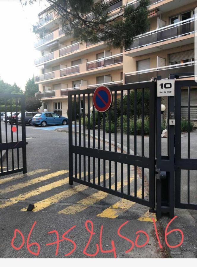 A 2 Pas Du Palais Free Parking Lejlighed Avignon Eksteriør billede